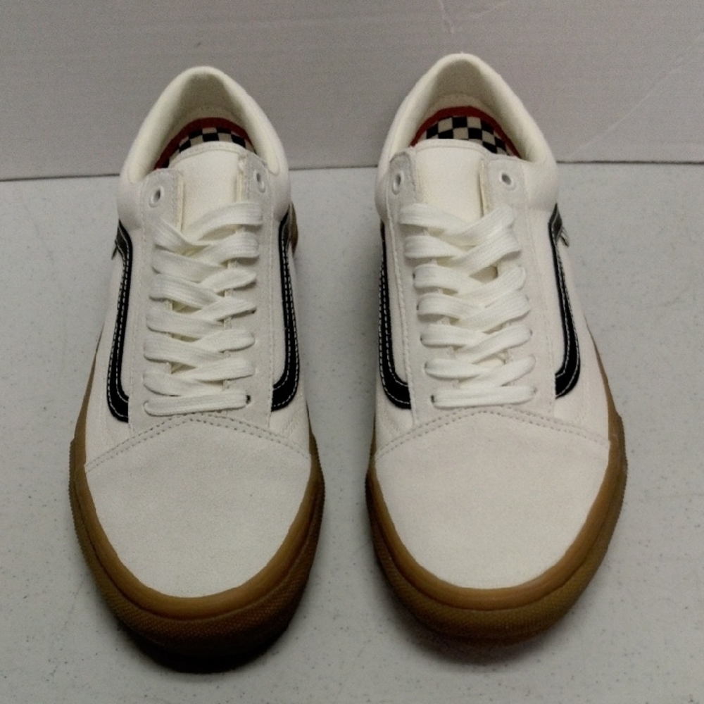 Vans Old Skool Pro In White and gum Outsoles - Picture 2 of 8